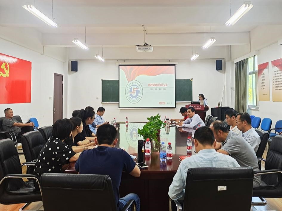 8f8218170c754398a2118e45753ec35b.jpg 8f8218170c754398a2118e45753ec35b.jpg